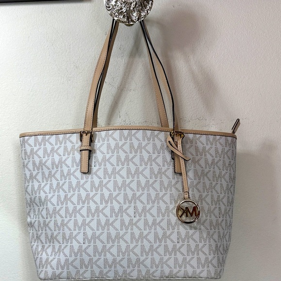 (B7) Michael Kors Monogram Logo Large Tote Bag in Caramel. - Picture 1 of 16